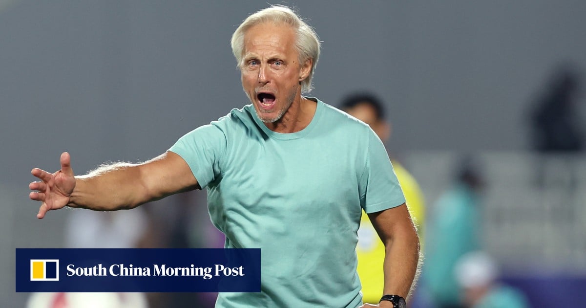 Bos sepak bola Hong Kong Jorn Andersen melewatkan kamp Piala Dunia saat rumor pengunduran diri terbang, peralihan Liga Super China diperdebatkan post thumbnail image