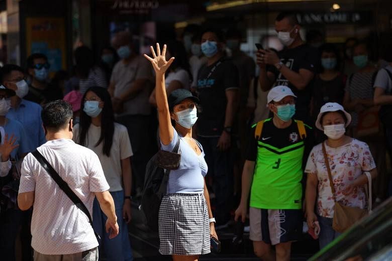 Puluhan orang ditangkap saat warga Hong Kong memprotes undang-undang keamanan nasional yang direncanakan post thumbnail image