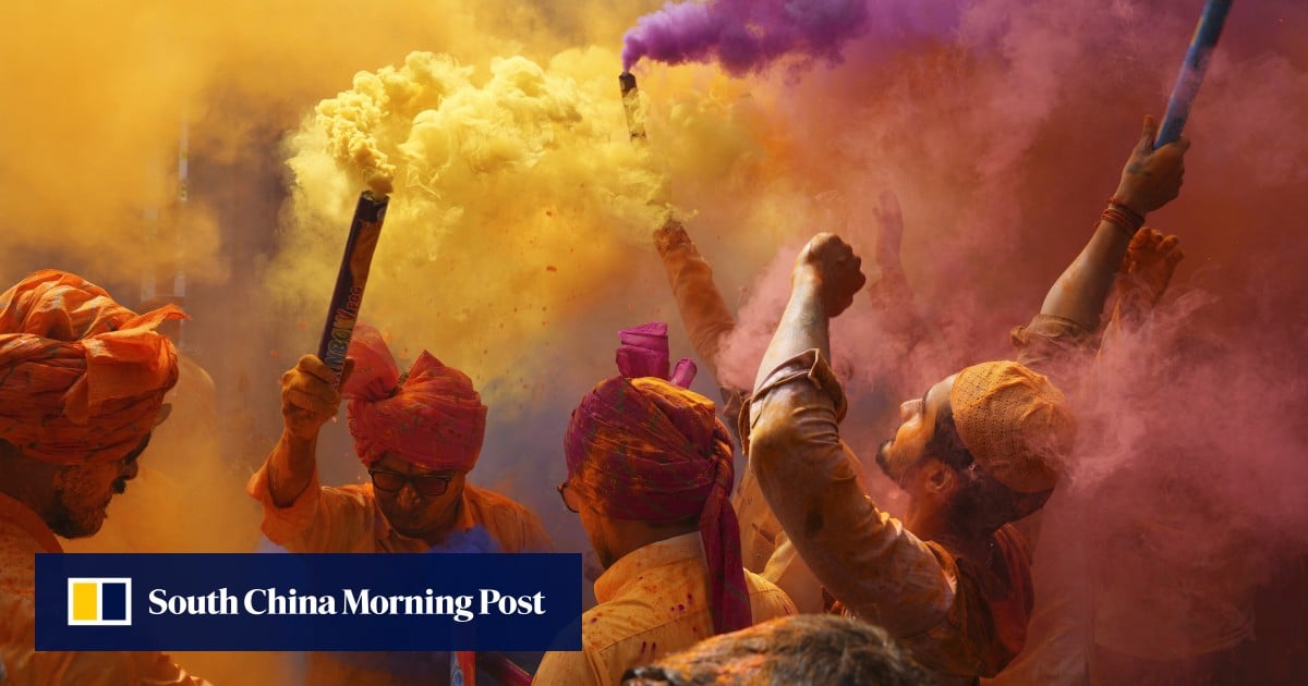 Apa itu Holi, festival musim semi Hindu yang dirayakan dengan bubuk berwarna? Asal-usul perayaan post thumbnail image